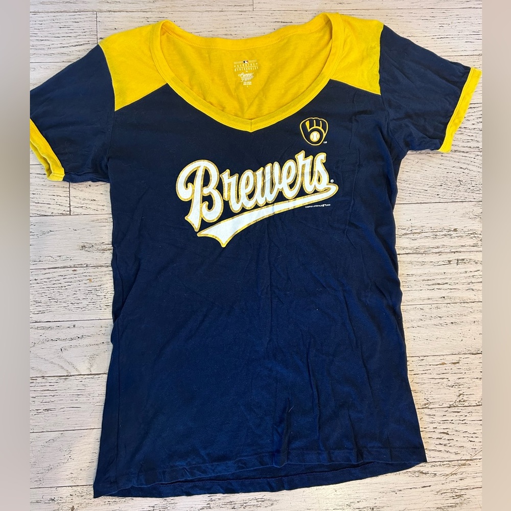Like new women's large Brewers t shirt.